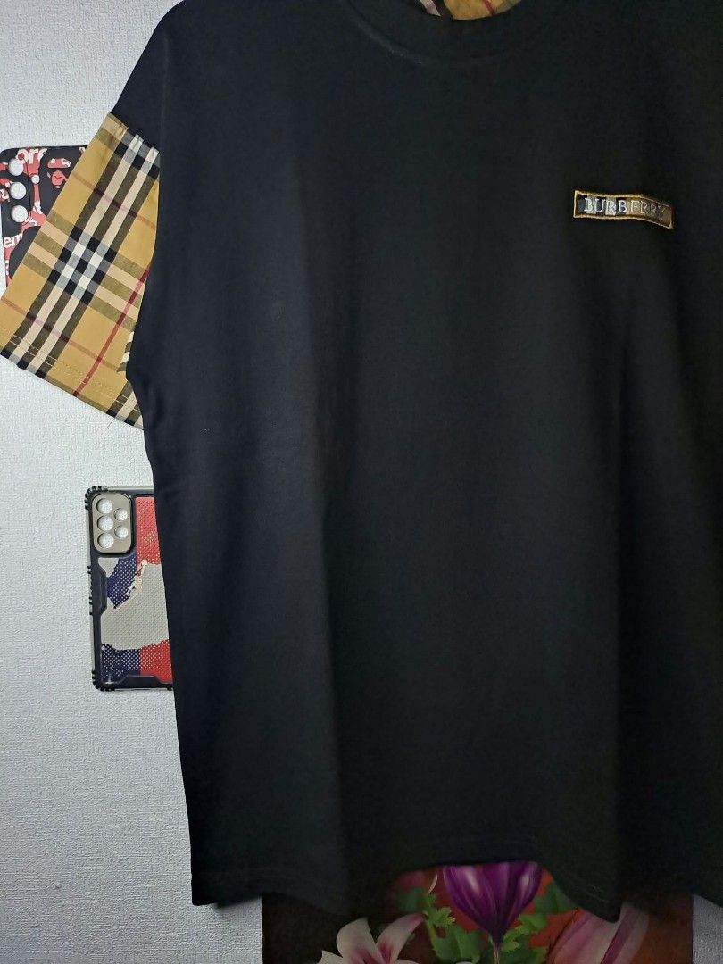 Burberry Wool Sleeve (Category: Luxury Apparel) located in Quezon City. Submitted by yaseen73 (Listing ID 1463801937, Image 3). Description: Authentic Burberry Vintage Check - Sleeve Archival Beige Vintage Patterned Panels Embroidered Logo Patch Heavy Cotton Crew Neck Measurements : Width 21 Length 27 XS on Tag Best Fit to Medium - Color Rate : 9.9/10 Almost Brand New - No Issue - Pre Owned - Needs Re Wash 1.9k or Best Offer Courier : J&T Lalamov