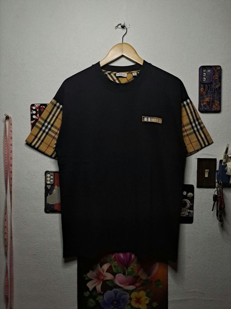 Burberry Wool Sleeve (Category: Luxury Apparel) located in Quezon City. Submitted by yaseen73 (Listing ID 1463801937, Image 1). Description: Authentic Burberry Vintage Check - Sleeve Archival Beige Vintage Patterned Panels Embroidered Logo Patch Heavy Cotton Crew Neck Measurements : Width 21 Length 27 XS on Tag Best Fit to Medium - Color Rate : 9.9/10 Almost Brand New - No Issue - Pre Owned - Needs Re Wash 1.9k or Best Offer Courier : J&T Lalamov