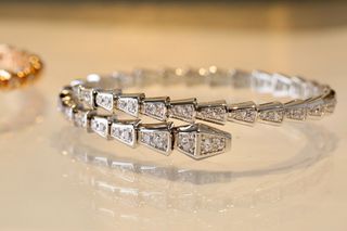 (Category: ) located in . Submitted by lunea.jewelry (Listing ID 1463785999, Image 1). Description: .