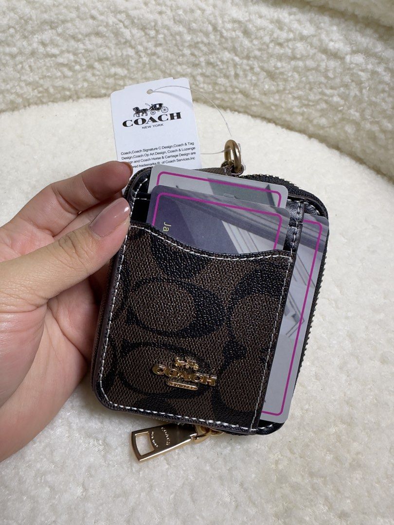 C0@cH Wrislet Compact Wallet (Category: Wallets & Card holders) located in Binmaley. Submitted by amayscollections (Listing ID 1463834650, Image 3). Description: Origqua. M@st3rpi3ce Coded C0@ch Compact Wallet Vietnam made ykk underzip🔥🔥🔥 Instock/Onhand✅ 1pc each nalang po with box and dustbag na din❣️ sobrang gandara hindi nyo pagsisisihan to ses nanguna na nga ng mine ang seller nyo ng 2pcs pa😂 For Only: ₱8** payment 1st add 70 for C0D✅ Pm 