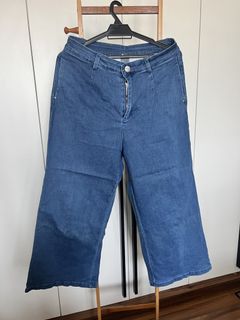 (Category: ) located in . Submitted by preloved__allgood (Listing ID 1463769368, Image 1). Description: .