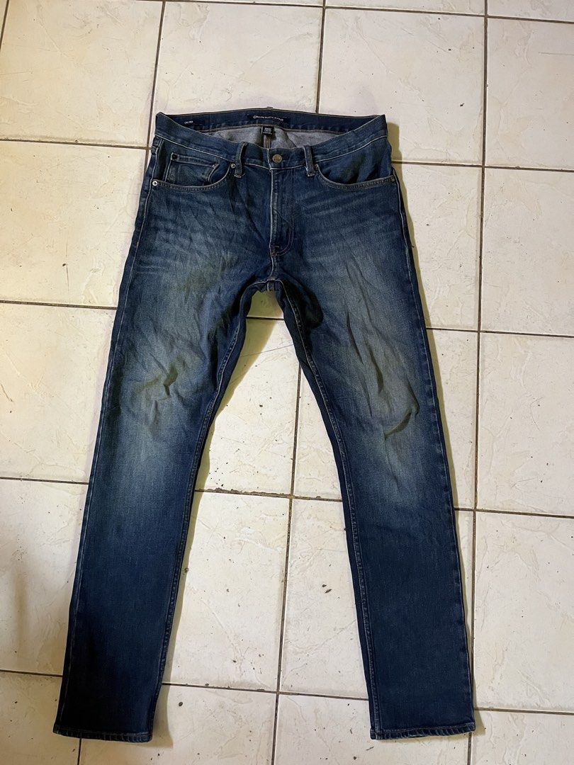 Calvin klein jeans athletic taper (Category: Coats, Jackets and Outerwear) located in Binalbagan. Submitted by styxsfaren43098 (Listing ID 1463825408, Image 1). Description: Calvin klein jean athletic taper size:30x32 32/34 via tape measure stretchable lenght:41 excellent to better con. no issue price:750 only pm....