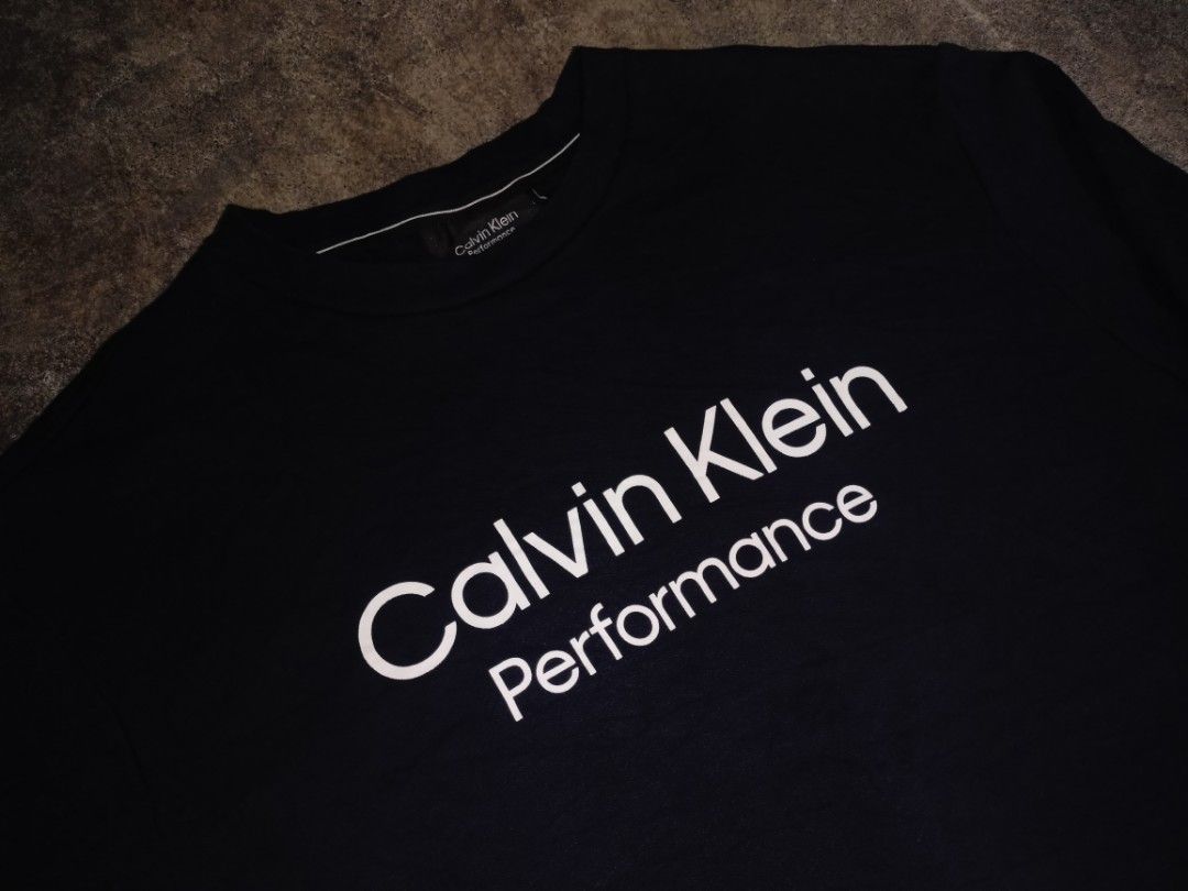 Calvin Klein Jeans, crewneck (Category: Activewear) located in Davao. Submitted by dukekervy (Listing ID 1463808535, Image 2). Description: Calvin Klein Jeans , Crew neck size medium to large dimensions 21.5 x 27 excellent condition.