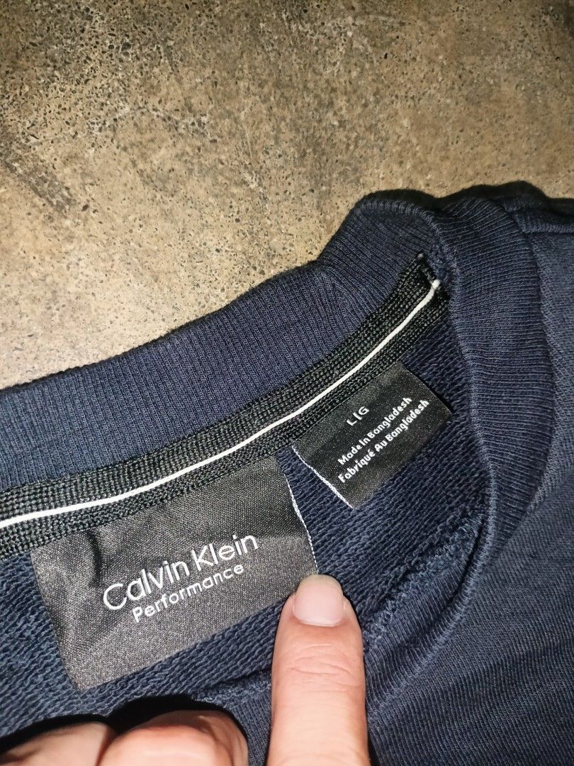 Calvin Klein Jeans, crewneck (Category: Activewear) located in Davao. Submitted by dukekervy (Listing ID 1463808535, Image 3). Description: Calvin Klein Jeans , Crew neck size medium to large dimensions 21.5 x 27 excellent condition.