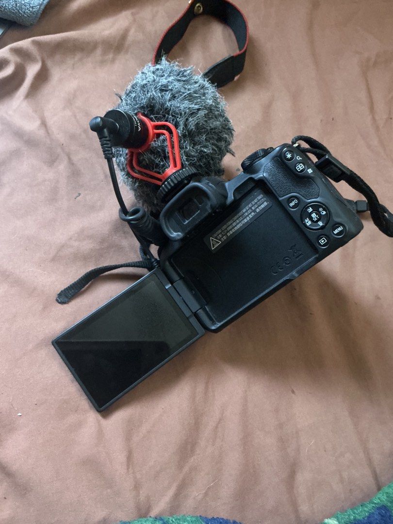 Canon EOS R50 Mirrorless Camera + Complete Accessories (Category: Cameras) located in Lapu Lapu. Submitted by melz122 (Listing ID 1463763084, Image 3). Description: Selling my 1-year-old Canon EOS R50 with RF-S 18-45mm kit lens. It’s in excellent / good-as-new condition, very well taken care of, with no scratches or major cosmetic issues. Everything works perfectly. 📸 Shutter count: 9,362 only Complete set includes: * Canon EOS R50 body * Canon 