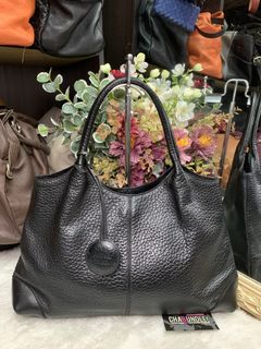 (Category: ) located in . Submitted by prelovedbrandedbag (Listing ID 1463768472, Image 1). Description: .