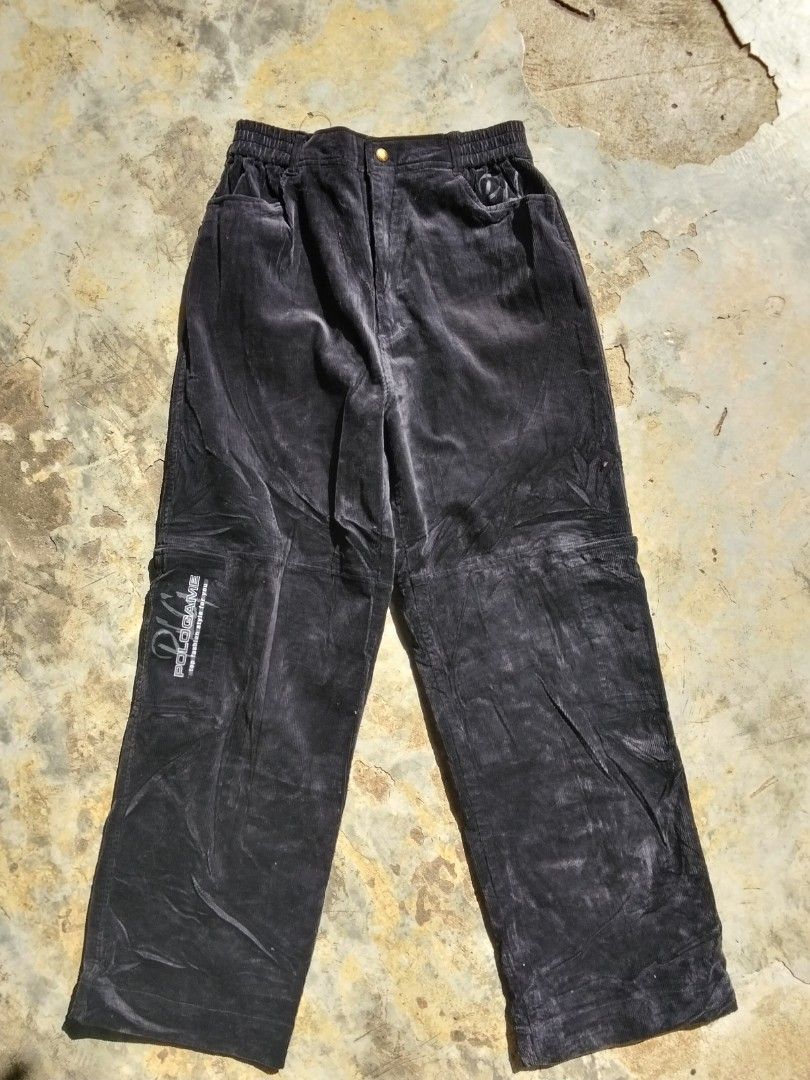 Cargo Curdoroy Baggy Pants (Category: Activewear) located in Monkayo. Submitted by youknowwho.27 (Listing ID 1463744256, Image 1). Description: W- 26-30 L- 39 THIGH - 12 KNEE-10 LEG OPENING 9.