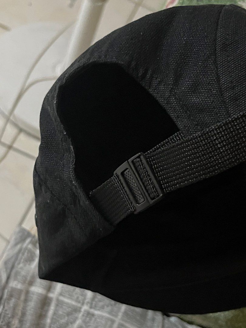 carhartt backley 5 panel (Category: Coats, Jackets and Outerwear) located in Binalbagan. Submitted by styxsfaren43098 (Listing ID 1463873547, Image 2). Description: carhartt backley 5 panel excellent con. no issue price:2500 only pm.....
