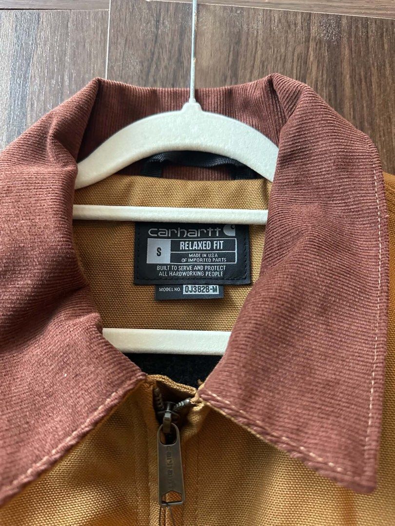Carhartt Detroit Jacket (Category: Coats, Jackets and Outerwear) located in Angeles City. Submitted by shbe.shps (Listing ID 1463867244, Image 2). Description: Brand new with tag 100% authentic Rfs: impulse buy.