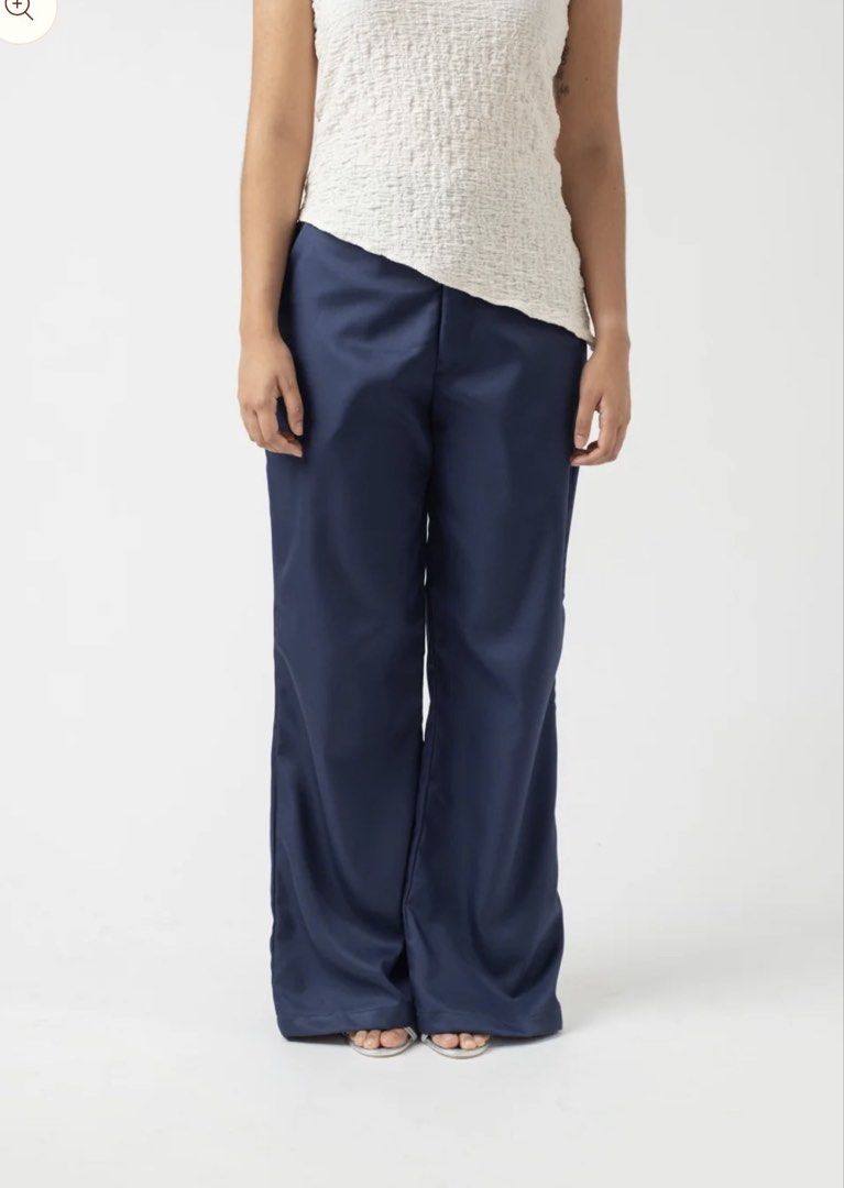 Cariño x Gvn Blaire Pants (Category: Other Bottoms) located in Navotas City. Submitted by prebychenchen (Listing ID 1463922365, Image 1). Description: - LAST PRICE POSTED - NO WW - RFS: TOO LONG FOR ME (I’M 5’2”) - COLOR IS BLUE!!! .