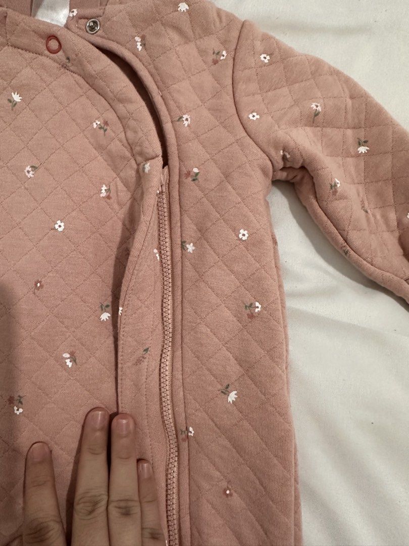 Carters Frogsuit 0-3 mos (Category: Babies & Kids Fashion) located in Valenzuela. Submitted by shopbychacha (Listing ID 1463870708, Image 2). Description: Carters Frogsuit Size: 0-3 mos Brand new never been used.