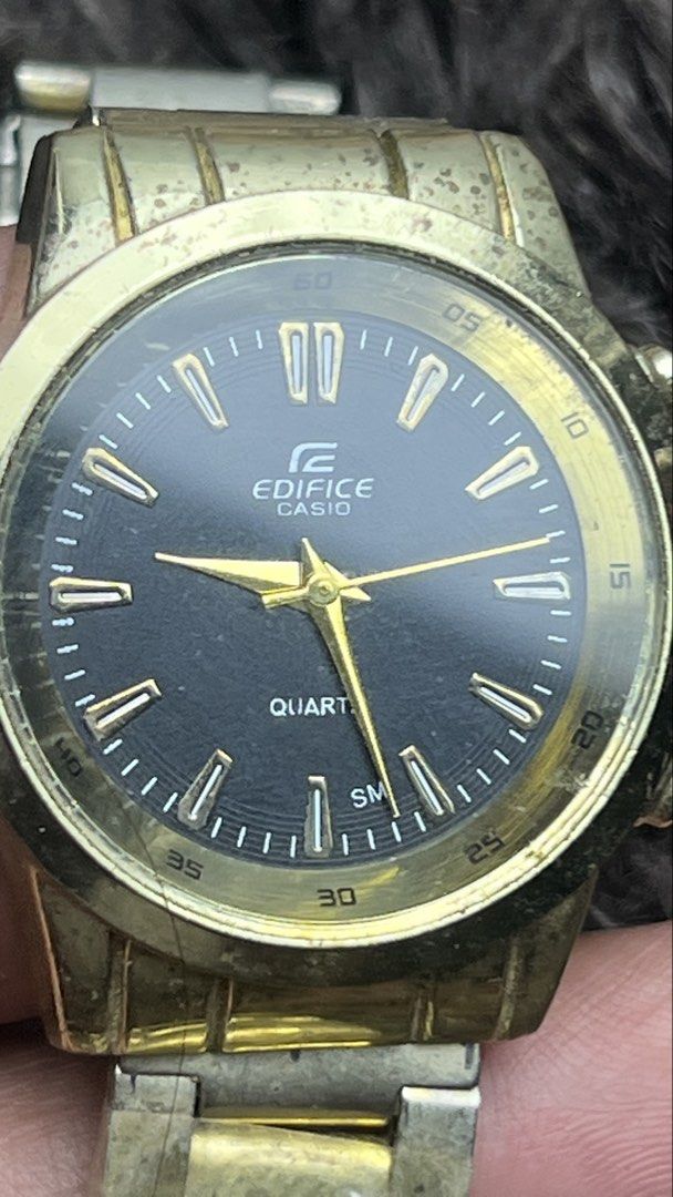 CASIO EDIFICE (Category: Luxury Watches) located in Manila. Submitted by reclaim.13 (Listing ID 1463869740, Image 2). Description: CASIO EDIFICE - 100% Authentic - 3 hand Quartz - Stainless steel.