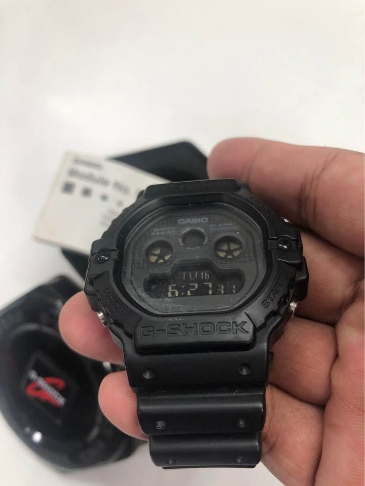 Casio G-Shock Watch Module No. 5158 (Category: Men's Watches) located in Mandaluyong City. Submitted by ajandriah.s (Listing ID 1463749823, Image 2). Description: - Authentic Black Casio G-Shock Watch - Module Number: 5158 - Condition: Good working order - Features: Water Resistant (20 BAR), Shock Resistant - Includes: Original G-Shock tin and user manual - Ideal for: Everyday wear, sports, and outdoor activities.