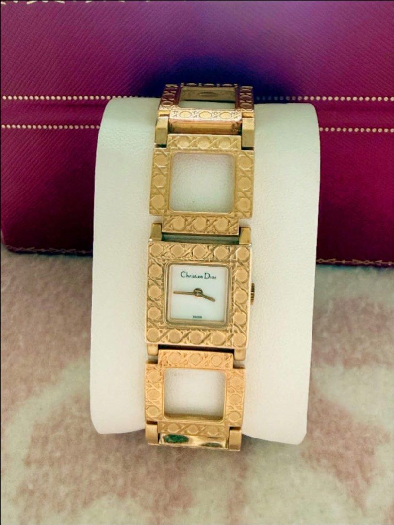 CD Ladies Watch (Category: Luxury Watches) located in Quezon City. Submitted by liezl.marie (Listing ID 1463835654, Image 1). Description: A vintage C Di0r gold-plated wristwatch featuring a distinctive geometric square-link bracelet and a minimalist white dial. - In excellent condition 12,500 Open for layaway. Disclaimer: We are not affiliated, associated, authorized, endorsed by or in any way officially connected with any other company or luxur