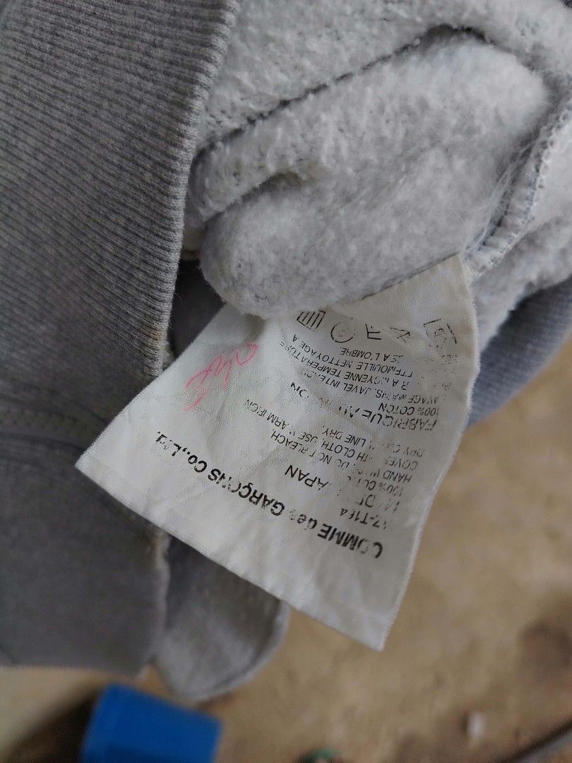 Cdg hoodie (Category: Activewear) located in Manila. Submitted by ramzzyyy (Listing ID 1463824160, Image 3). Description: .