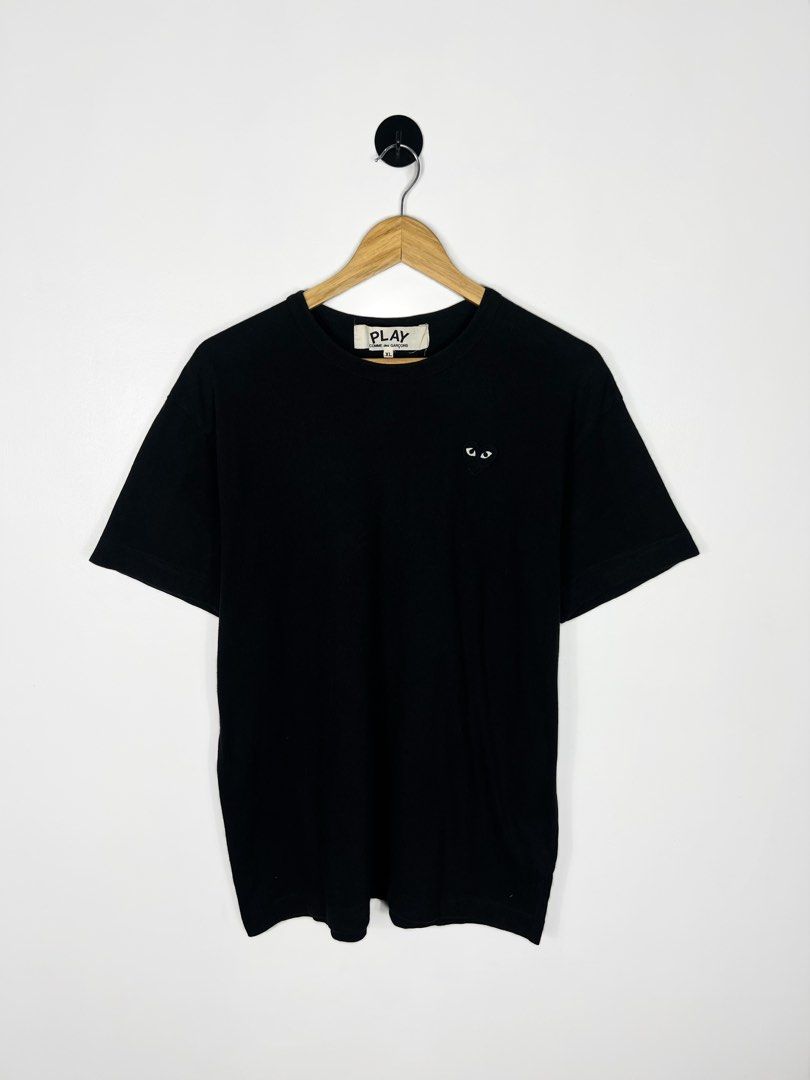 CDG PLAY - Monotone Heart Logo (Category: Tshirts & Polo Shirts ) located in Bacolod City. Submitted by nodaysoff (Listing ID 1463917185, Image 1). Description: CDG PLAY - Monotone Heart Logo - Authentic Measures: 22x29 | Large Excellent condition No flaws ₱1,280.