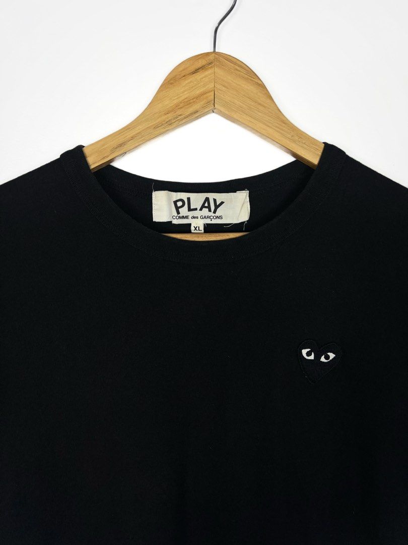 CDG PLAY - Monotone Heart Logo (Category: Tshirts & Polo Shirts ) located in Bacolod City. Submitted by nodaysoff (Listing ID 1463917185, Image 3). Description: CDG PLAY - Monotone Heart Logo - Authentic Measures: 22x29 | Large Excellent condition No flaws ₱1,280.