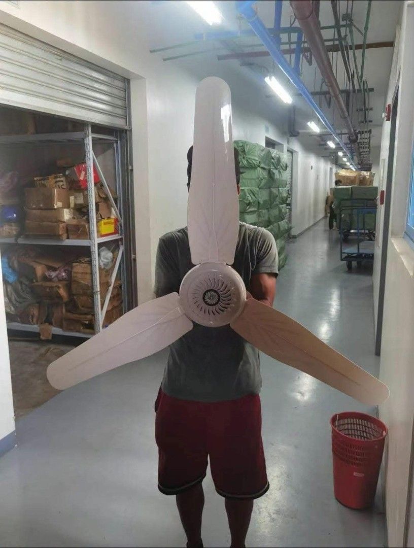 Ceiling fan 1050mm (Category: Fans) located in Manila. Submitted by yzlshop (Listing ID 1463758472, Image 2). Description: .