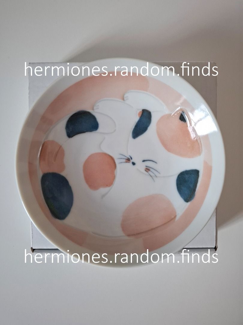 Ceramic Cat Mini Plate (Category: Coffee & Tea Tableware) located in Manila. Submitted by hermiones.random.finds (Listing ID 1463759459, Image 1). Description: FROM MY PERSONAL COLLECTION Condi: Like New. Unboxed lang for a vid. What you see is what you get. From my personal collection. Please note: Some items are preloved/stored. PLEASE MANAGE YOUR EXPECTATIONS. Colors may also vary due to lighting but we try our best to get a pic of the true co