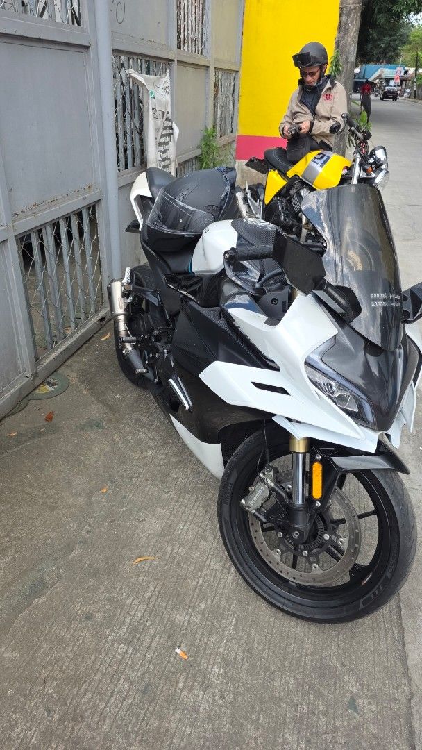 CFMOTO 450SR (Category: Motorbikes for Sale) located in Quezon City. Submitted by carlosluansing (Listing ID 1463793513, Image 3). Description: CFMOTO 450SR CLEAN ORIGINAL PAPERS 2 KEYS WITH MANUAL Newly PMS last month WINGLET SIDE MIRROR REARSET UPGRADE PIRELLI DIABLO ROSSO WHEEL UPGRADE makapal both Akrapovic Slipon from Red Exhaust La issue, wag mo na hanapan Rfs upgrade open for swap. Straight knly Cubao or makati area viewing.