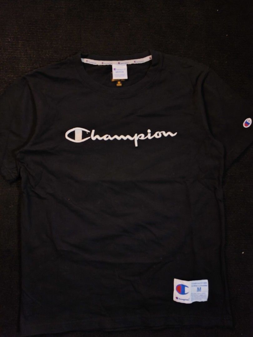 Champion x Evisu (Category: Tshirts & Polo Shirts ) located in San Fernando. Submitted by gaboo_asncn (Listing ID 1463852226, Image 3). Description: - Champion x Evisu - Size: Medium on tag (W20/L26) - Condition: Excellent - Color Rate: 9.5/10 - No issue.