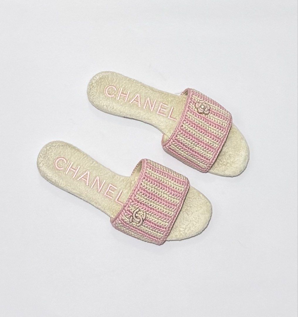 Chanel (Category: Flats & Sandals) located in Quezon City. Submitted by byuklph (Listing ID 1463884826, Image 3). Description: Authentic💯size40 1/2🍒 Excellent condition minimal signs of used No inclusion .