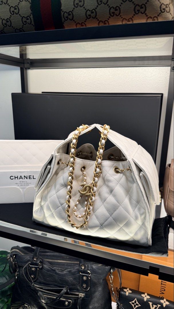 Chanel 25 Small Fullset Unused (Category: Luxury Bags & Wallets) located in Paranaque City. Submitted by elysialuxuryph (Listing ID 1463789500, Image 1). Description: Fullset Microchip No flaws With receipt and legitgrails.