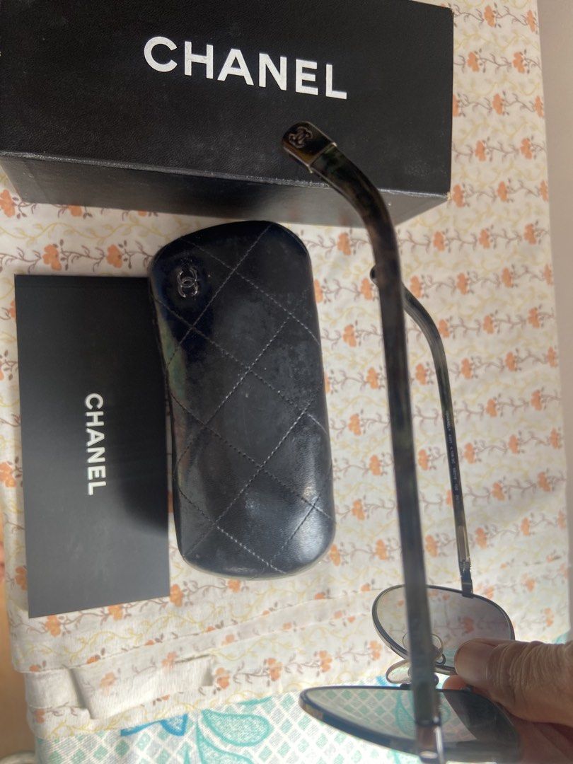 Chanel Aviator Sunglasses Polarized (Category: Sunglasses & Eyewear) located in Bacoor. Submitted by maybellescloset (Listing ID 1463750074, Image 1). Description: Original Chanel bought in Dubai Burjuman Mall RFS: not using anymore Price at 30,000Php Sell: 15,000Php comes with chanel card and box Payment: bpi or gcash Shipment: lbc - Authentic Chanel Aviator Sunglasses - Polarized Lenses for glare reduction - Comes with original box, case, and b