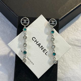 (Category: ) located in . Submitted by lunea.jewelry (Listing ID 1463837350, Image 1). Description: .