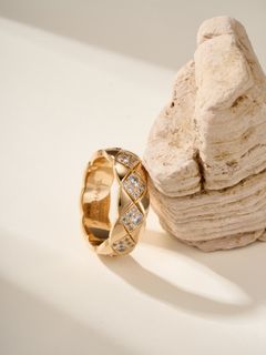 (Category: ) located in . Submitted by lunea.jewelry (Listing ID 1463814058, Image 1). Description: .