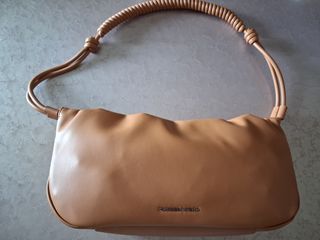 （分類：）位於 。 由 vickypig36 提交（商品編號 1463784324，圖片 1）。簡介： 。