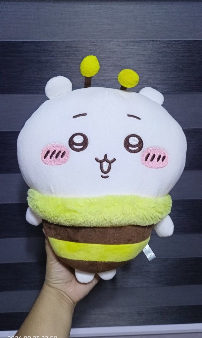 Chiikawa Hachi-san Big Plushie (Category: Plushies & Soft Toys) located in Bacoor. Submitted by raket_projects (Listing ID 1463797228, Image 1). Description: P850 only Chiikawa Hachi-san Big Plushie 🩷 As is wyswyg 🩷 Clean and Fresh 🫧 🩷 With clear etiketa.
