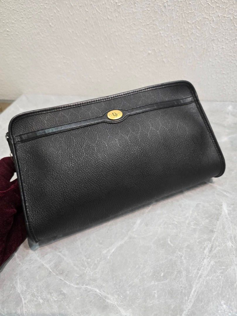 Christian Dior Clutch Bag (Category: Clutches) located in Manila. Submitted by ej.collections (Listing ID 1463925941, Image 2). Description: NEGOTIABLE PRICE ALL ITEMS ARE ONHAND 💯 GUARANTEED AUTHENTIC MONEY BACK IF PROVEN FAKE •Condition: Excellent •Inclusion: Bag only with generic dustbag •Plus shipping fee •Local & international shipment 📍Loc. Davao City.
