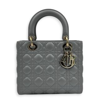 (Category: ) located in . Submitted by carousellluxury (Listing ID 1461425871, Image 1). Description: .