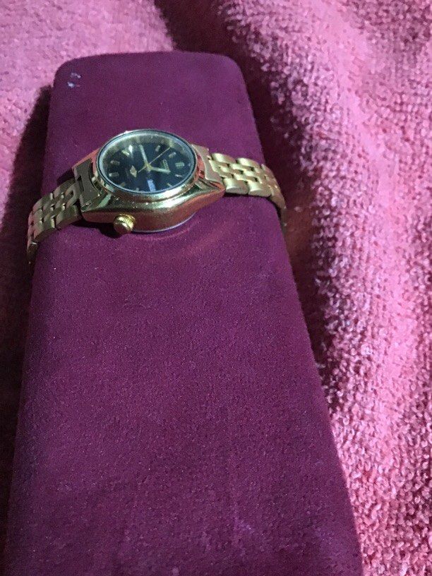 Citizen automatic original (Category: Women's Watches) located in Baguio. Submitted by agozun61 (Listing ID 1463779070, Image 3). Description: Automatic original gold plated.Good condition..