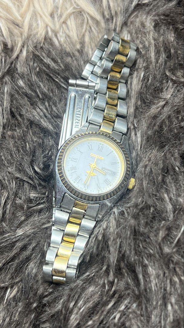 CITIZEN AUTOMATIC WATCH (Category: Luxury Watches) located in Manila. Submitted by reclaim.13 (Listing ID 1463871271, Image 3). Description: CITEZEN AUTOMATIC WATCH CHAMPAGNE - 100% Authentic - 6651-075595 reference - Vintage - not working need service .