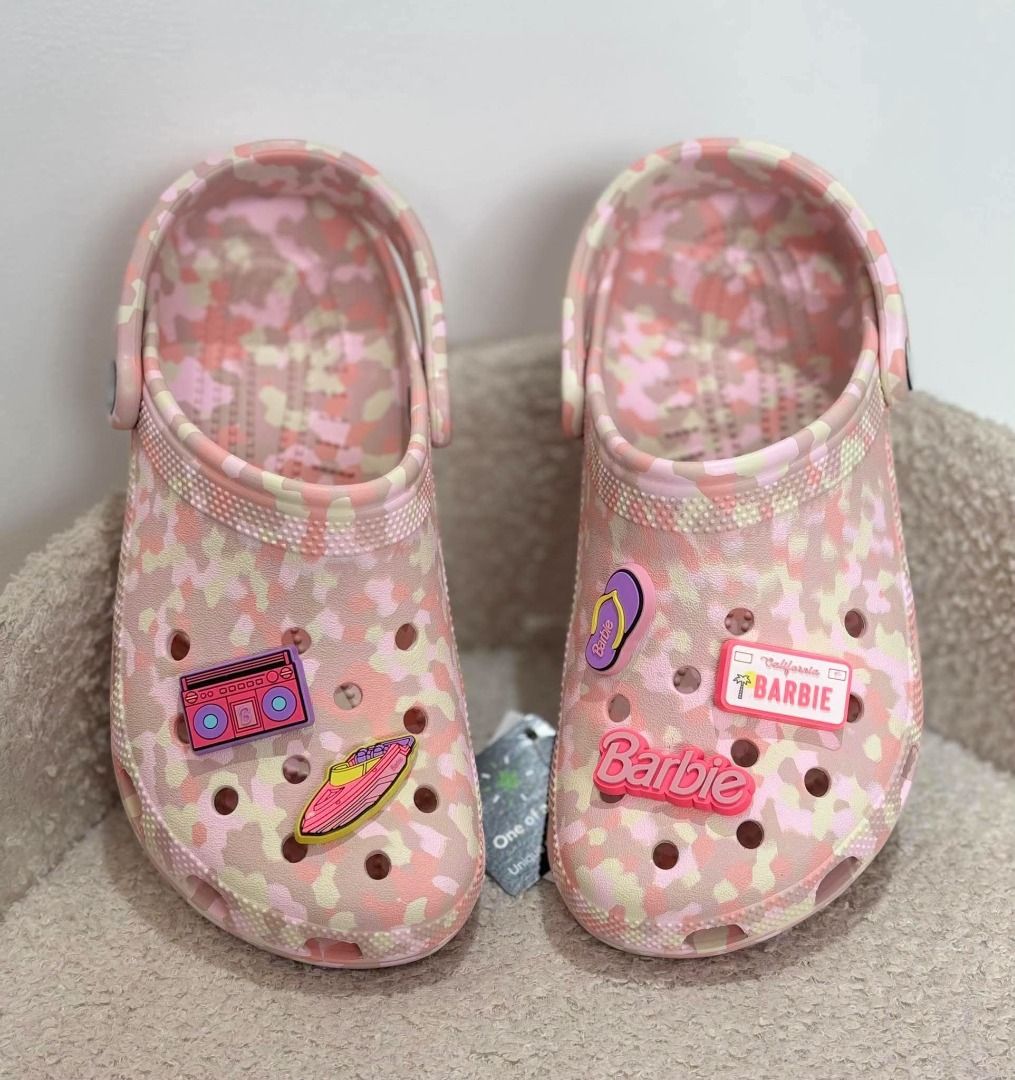 Classic Confetti in Pinkmilk (Category: Shoe inserts) located in Rizal. Submitted by hiraya16 (Listing ID 1463928515, Image 1). Description: Available Onhand ready to ship Unisex - Sizes available? DM ✉️ J&T - Lalamove - LBC.
