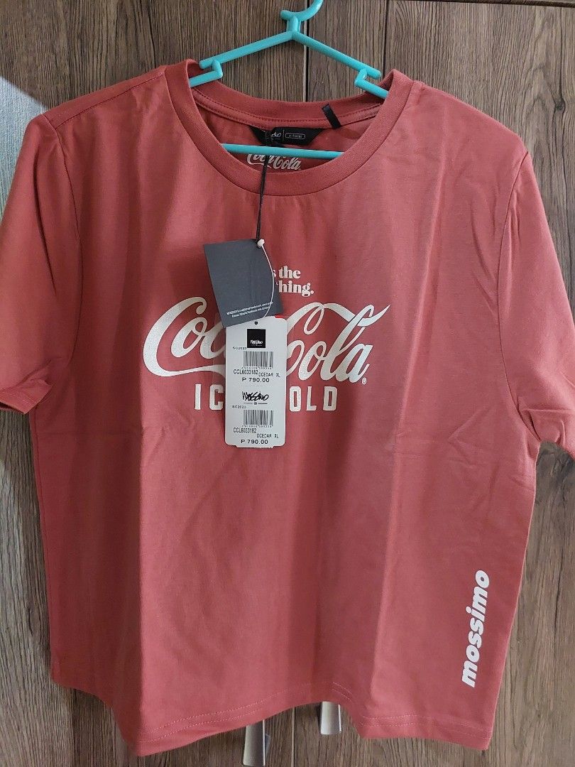Classic cropped (Category: Shirts) located in Manila. Submitted by kristinera72772 (Listing ID 1463768735, Image 1). Description: classic cropped.