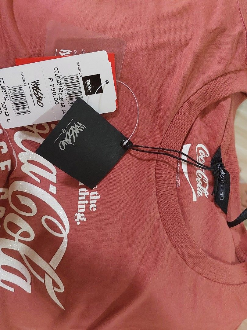 Classic cropped (Category: Shirts) located in Manila. Submitted by kristinera72772 (Listing ID 1463768735, Image 3). Description: classic cropped.