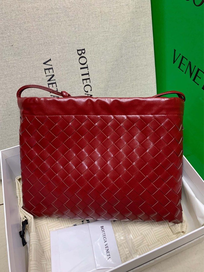Clutch Bag / shoulder Bag (Category: Clutches) located in Manila. Submitted by grandtree-aa68 (Listing ID 1463856863, Image 1). Description: Authenticity is not Guaranteed .