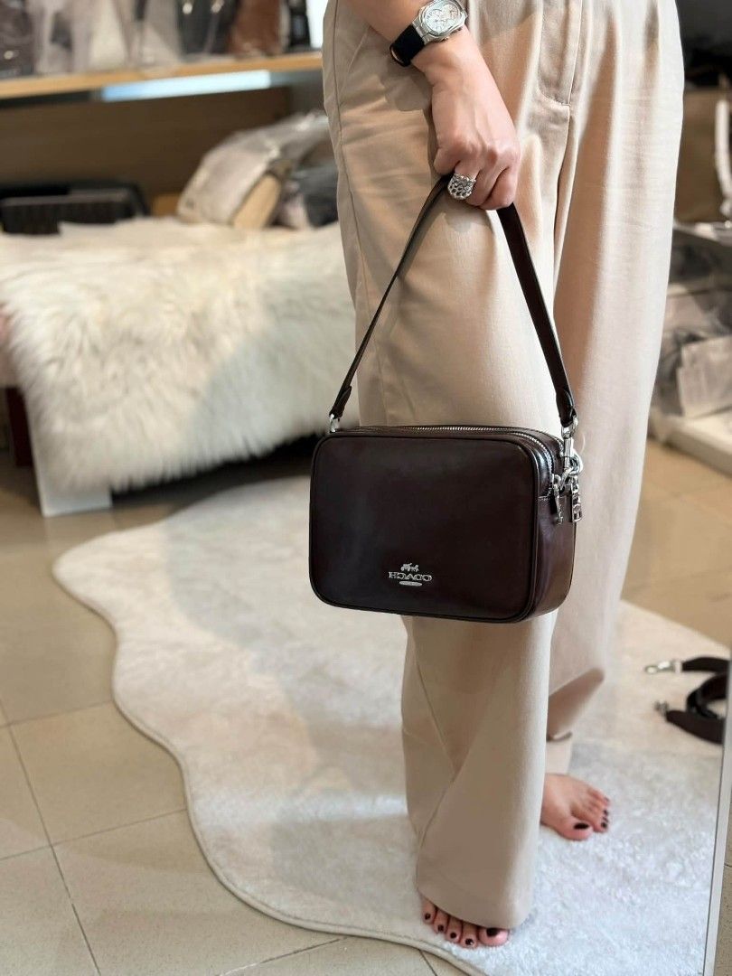 Coach Carrey Crossbody (Category: Cross-body Bags) located in Quezon City. Submitted by bagsboutiqueph (Listing ID 1463933851, Image 2). Description: LAST PRICE POSTED. LIMITED STOCKS! BRANDNEW WITH INCLUSIONS. COLOR MAY SLIGHTLY VARY IN ACTUAL DUE TO LIGHTING AND CAMERA SETTING. OTHER PHOTOS WILL BE SEND DURING PURCHASE AND FOR SURE BUYERS ONLY. WHEN IN DOUBT, DO NOT ORDER. THANK YOU..