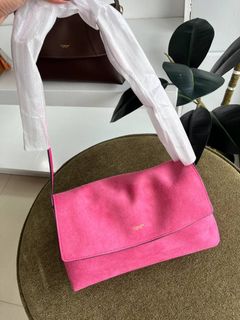 (Category: ) located in . Submitted by pinkykeenshop (Listing ID 1463931642, Image 1). Description: .