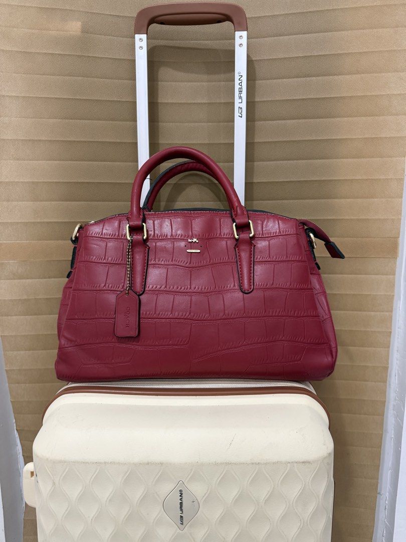Coach Croc Embossed Leather Satchel Handbag Red (Category: Shoulder Bags) located in Cavite. Submitted by geaneryka (Listing ID 1463766190, Image 1). Description: ‼️replaced sling but almost same color 📍Cavite 🛵Lalamove.