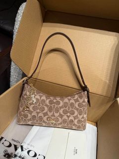 (Category: ) located in . Submitted by bagsboutiqueph (Listing ID 1463881788, Image 1). Description: .