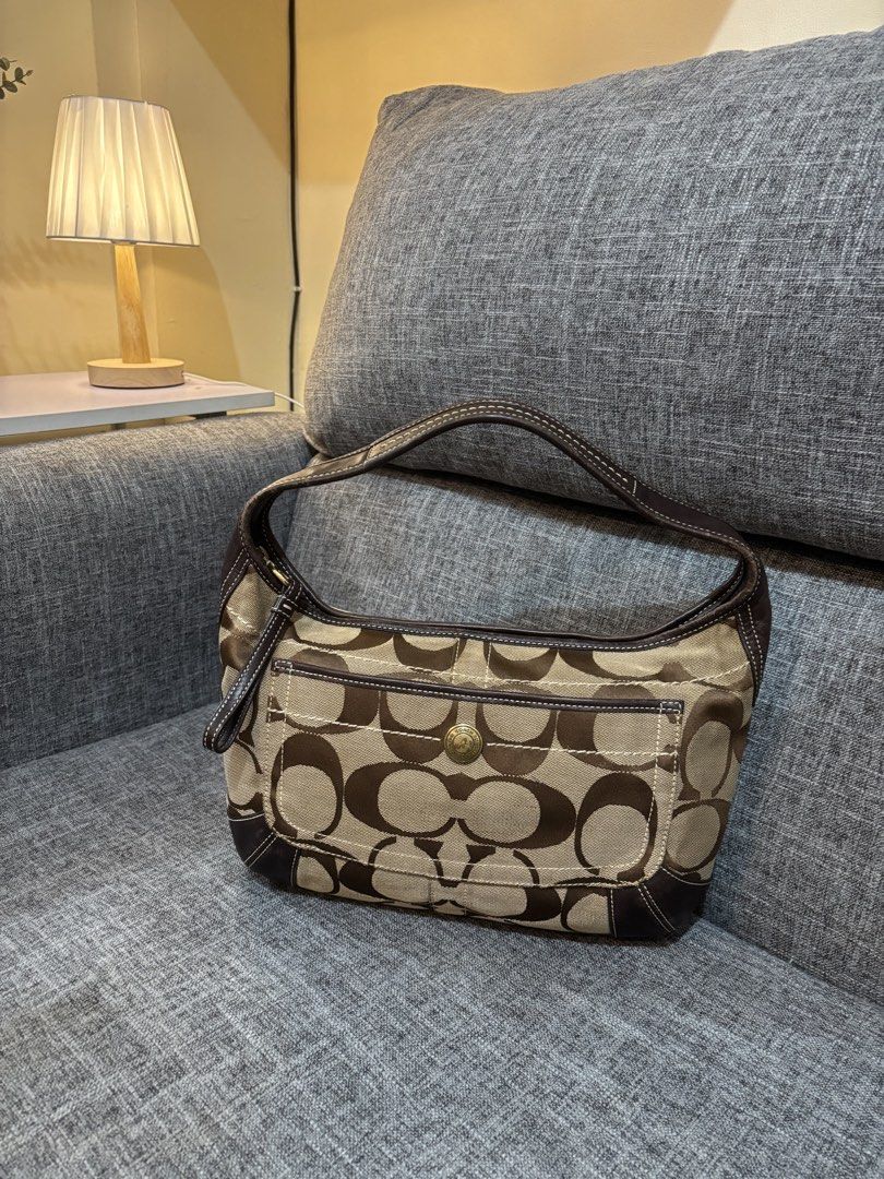 Coach ergo vintage bag (Category: Shoulder Bags) located in Binangonan. Submitted by bagsistersph (Listing ID 1463895894, Image 2). Description: .