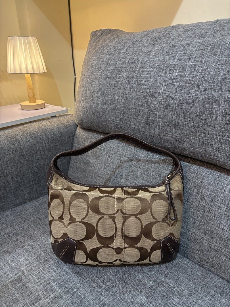 Coach ergo vintage bag (Category: Shoulder Bags) located in Binangonan. Submitted by bagsistersph (Listing ID 1463895894, Image 1). Description: .