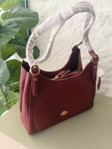 Coach Erin (Category: Shoulder Bags) located in Binan City. Submitted by pinkykeenshop (Listing ID 1463931516, Image 2). Description: .