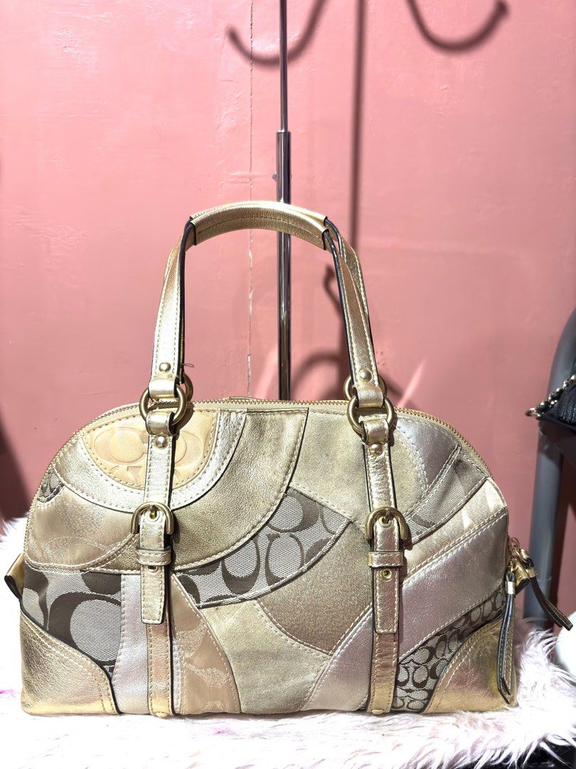 Coach Patchwork (Category: Shoulder Bags) located in Mandaue City. Submitted by angeloysug24515 (Listing ID 1463865641, Image 1). Description: Nego pa.