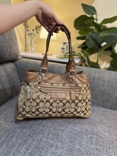 (Category: ) located in . Submitted by bagsistersph (Listing ID 1463899672, Image 1). Description: .