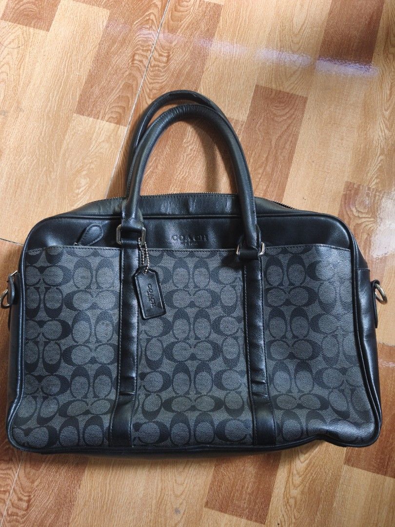 Coach Perry Slim Briefcase (Category: Luxury Bags & Wallets) located in Kapalong. Submitted by kuyamac (Listing ID 1463857279, Image 1). Description: .
